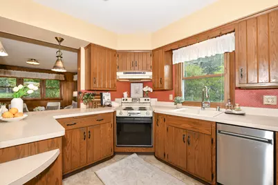 4042 N 111th St, Wauwatosa, WI 53222 - Photo 16