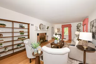 4042 N 111th St, Wauwatosa, WI 53222 - Photo 8
