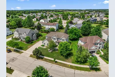 700  Creekwood Dr, West Bend, WI 53095 - Photo 54