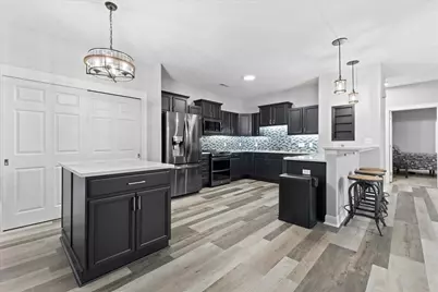 996  Bedford Ct #202, Racine, WI 53406 - Photo 4
