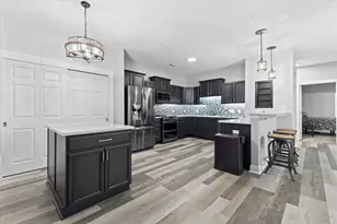 996 Bedford Ct, Racine, WI 53406 - Photo 4