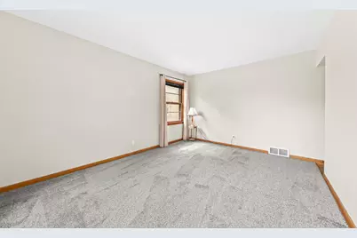 4065 N 86th St, Milwaukee, WI 53222 - Photo 8
