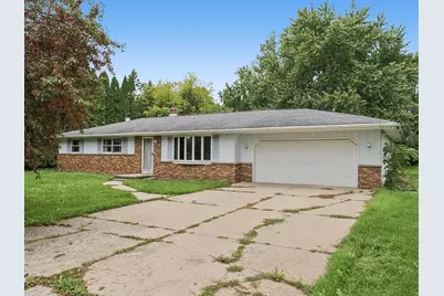 4608 W Reineking Dr, Sheboygan, WI 53083 - Photo 1