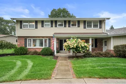 16040  Siesta Ln, Brookfield, WI 53005 - Photo 2
