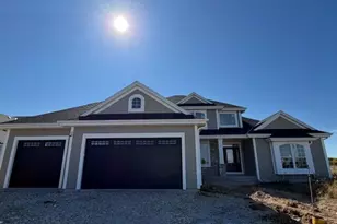 611 Talbots Woods Ct, Dousman, WI 53118 - Photo 8