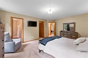 622 Hickory Hollow Rd, Racine, WI 53185 - Photo 16