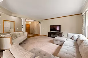 622 Hickory Hollow Rd, Racine, WI 53185 - Photo 8