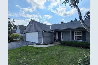 1027 W Shaker Cir, Mequon, WI 53092 - Photo 1