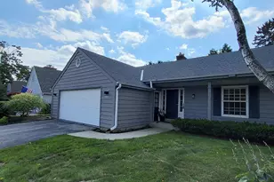 1027 W Shaker Cir, Mequon, WI 53092 - Photo 1