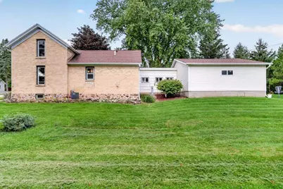 714  Summit St, Plymouth, WI 53073 - Photo 4