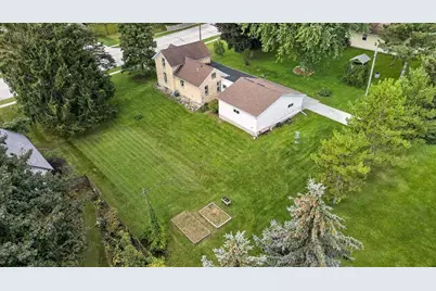 714  Summit St, Plymouth, WI 53073 - Photo 32