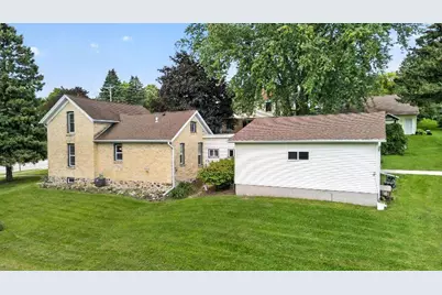 714  Summit St, Plymouth, WI 53073 - Photo 30