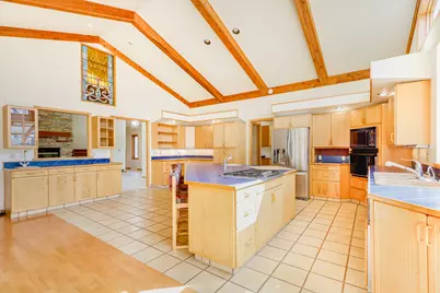 2128  Hunters Ridge Ct, Manitowoc, WI 54220 - Photo 12