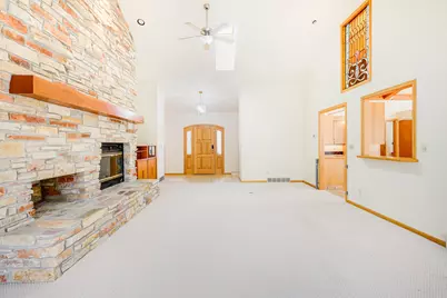 2128  Hunters Ridge Ct, Manitowoc, WI 54220 - Photo 6