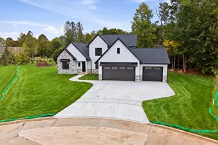 338 Mosie Ct, Manitowoc, WI 54220 - Photo 1