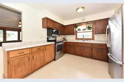 5961 N 121st St, Milwaukee, WI 53225 - Photo 6