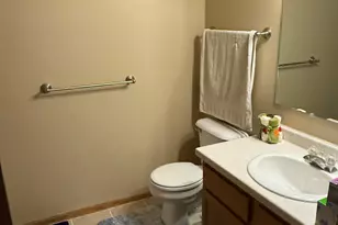 6205 S Creekside Dr, Cudahy, WI 53110 - Photo 14