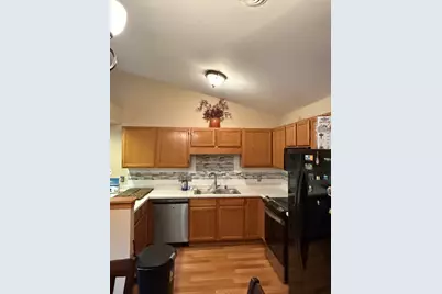 6205 S Creekside Dr #8, Cudahy, WI 53110 - Photo 6