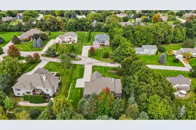18425  Patti Ln, Brookfield, WI 53045 - Photo 32