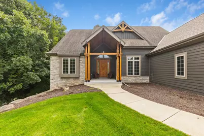 18425  Patti Ln, Brookfield, WI 53045 - Photo 2