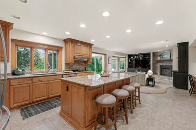 3925 W Sherbrooke Dr, Mequon, WI 53092 - Photo 12