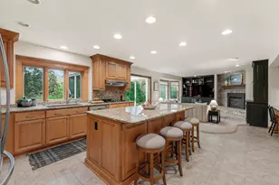 3925 W Sherbrooke Dr, Mequon, WI 53092 - Photo 12
