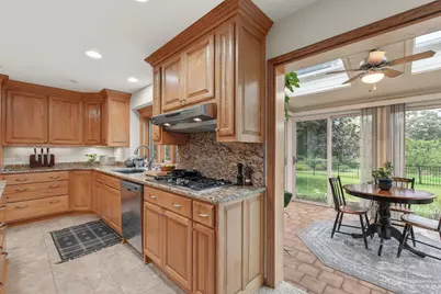 3925 W Sherbrooke Dr, Mequon, WI 53092 - Photo 10