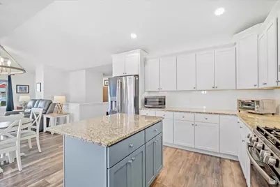 1811  Farm View Dr, Port Washington, WI 53024 - Photo 14