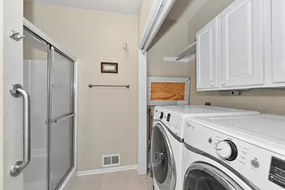 9227 S 54th St, Franklin, WI 53132 - Photo 18