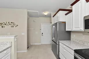 9227 S 54th St, Franklin, WI 53132 - Photo 16