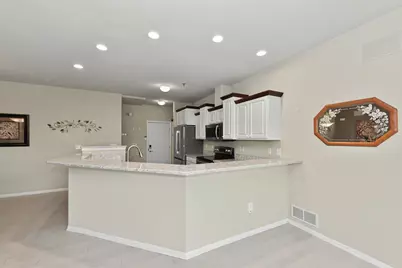 9227 S 54th St, Franklin, WI 53132 - Photo 10