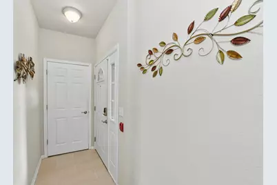 9227 S 54th St, Franklin, WI 53132 - Photo 4