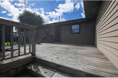 2035  Dustir Dr, Racine, WI 53402 - Photo 8