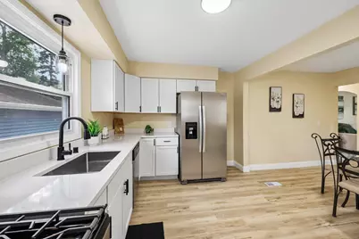 904 S 112th St, West Allis, WI 53214 - Photo 10