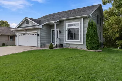 1215  Elm St, Hartford, WI 53027 - Photo 32