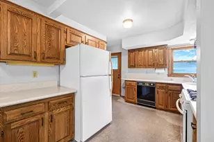 6041 Doyle St, Greendale, WI 53129 - Photo 10