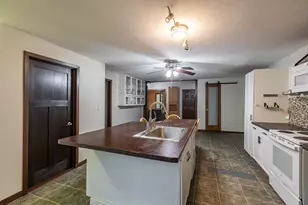 137 Ridge St, De Soto, WI 54624 - Photo 10