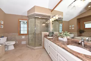 1275 Ridge Rd, Brookfield, WI 53186 - Photo 16
