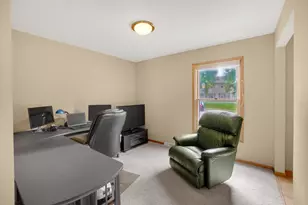 2724 Oakcrest Dr, Waukesha, WI 53188 - Photo 10