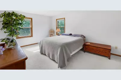 2724  Oakcrest Dr, Waukesha, WI 53188 - Photo 12