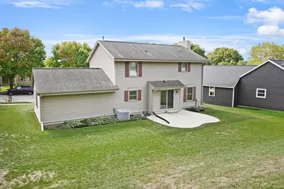 2724  Oakcrest Dr, Waukesha, WI 53188 - Photo 22
