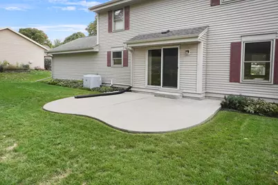 2724  Oakcrest Dr, Waukesha, WI 53188 - Photo 20