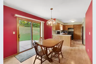 2724  Oakcrest Dr, Waukesha, WI 53188 - Photo 6