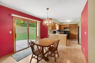 2724 Oakcrest Dr, Waukesha, WI 53188 - Photo 6