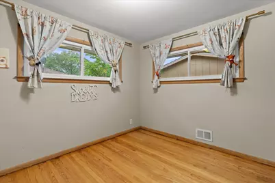 8244 W Acacia St, Milwaukee, WI 53223 - Photo 20