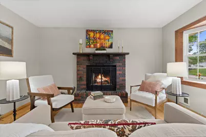 8244 W Acacia St, Milwaukee, WI 53223 - Photo 8