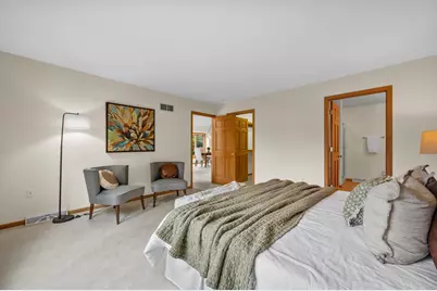 W240N2377  Range Line Ct #B, Pewaukee, WI 53072 - Photo 24