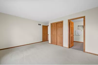 W240N2377  Range Line Ct #B, Pewaukee, WI 53072 - Photo 32