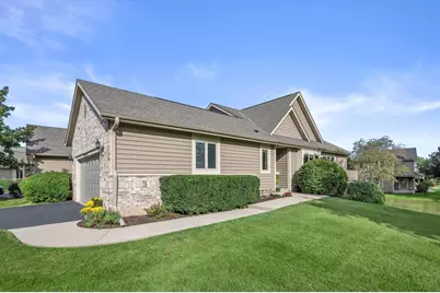 W240N2377  Range Line Ct #B, Pewaukee, WI 53072 - Photo 4