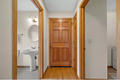 W240N2377  Range Line Ct #B, Pewaukee, WI 53072 - Photo 14